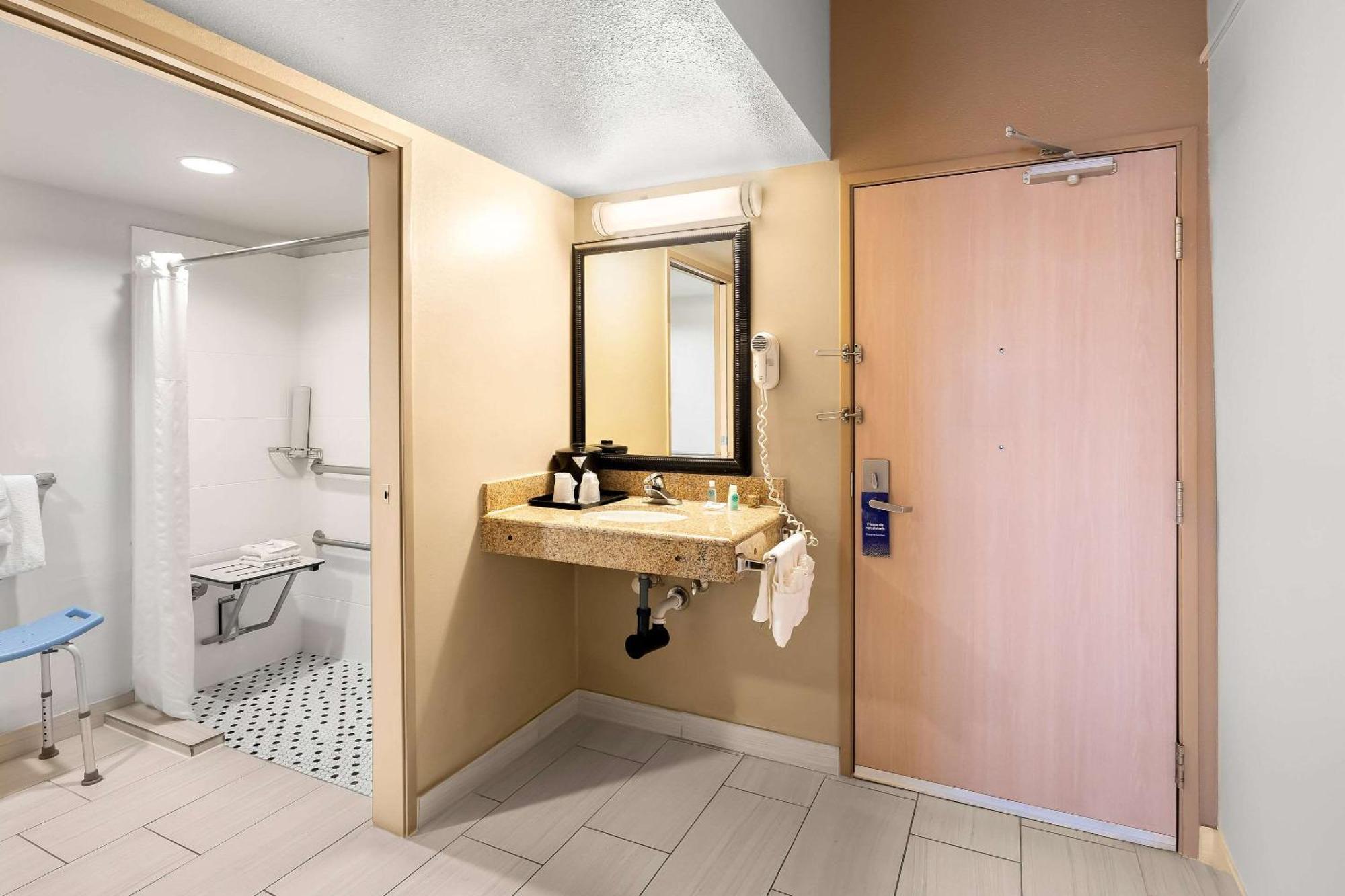 Comfort Inn & Suites Near Kino Sports Complex Drexel Heights Exteriör bild